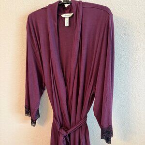 Soma bathrobe, merlot in color, size large/x-large